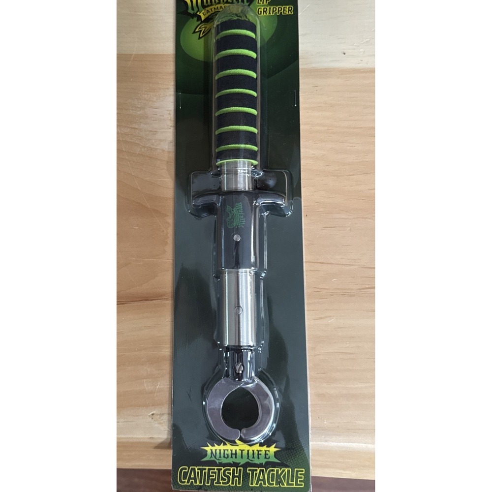 Muddville Catmaster Fish Lip Gripper Professional Fish Holder Glow in Dark